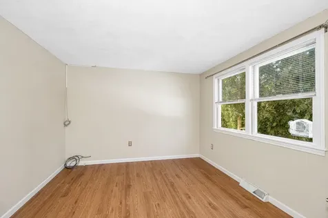 25 Robinhood Road Nashua NH 03062