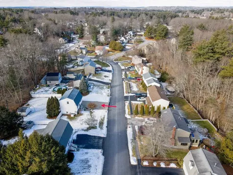 25 Robinhood Road Nashua NH 03062