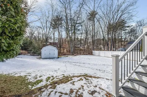 25 Robinhood Road Nashua NH 03062