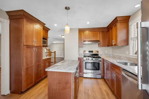 25 Robinhood Road Nashua NH 03062