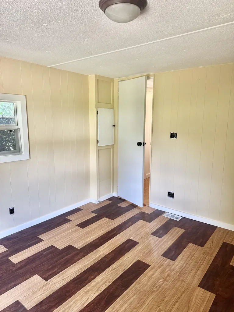 6 Boe Road Holderness NH 03245