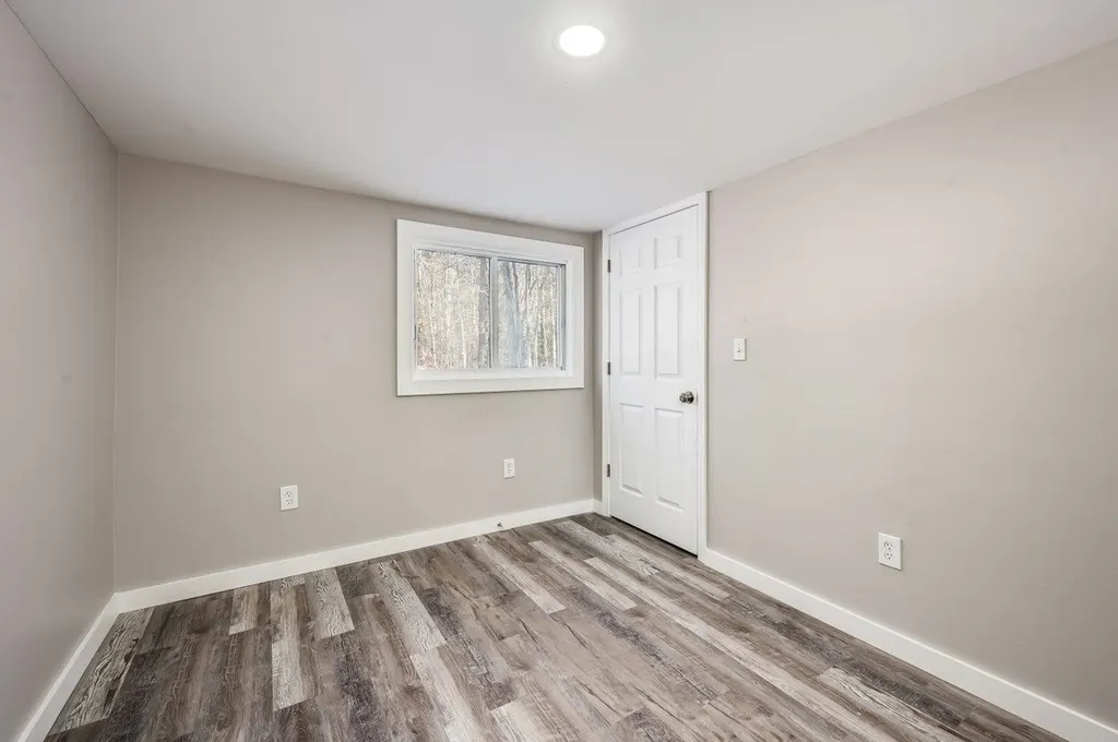 8 Phillips Lane Rochester NH 03868