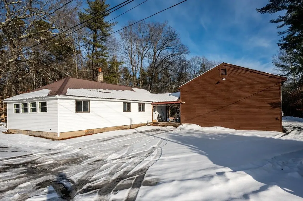 8 Phillips Lane Rochester NH 03868