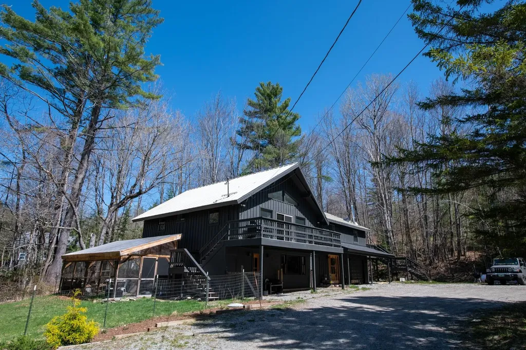 1161 Little Pond Road Londonderry VT 05148