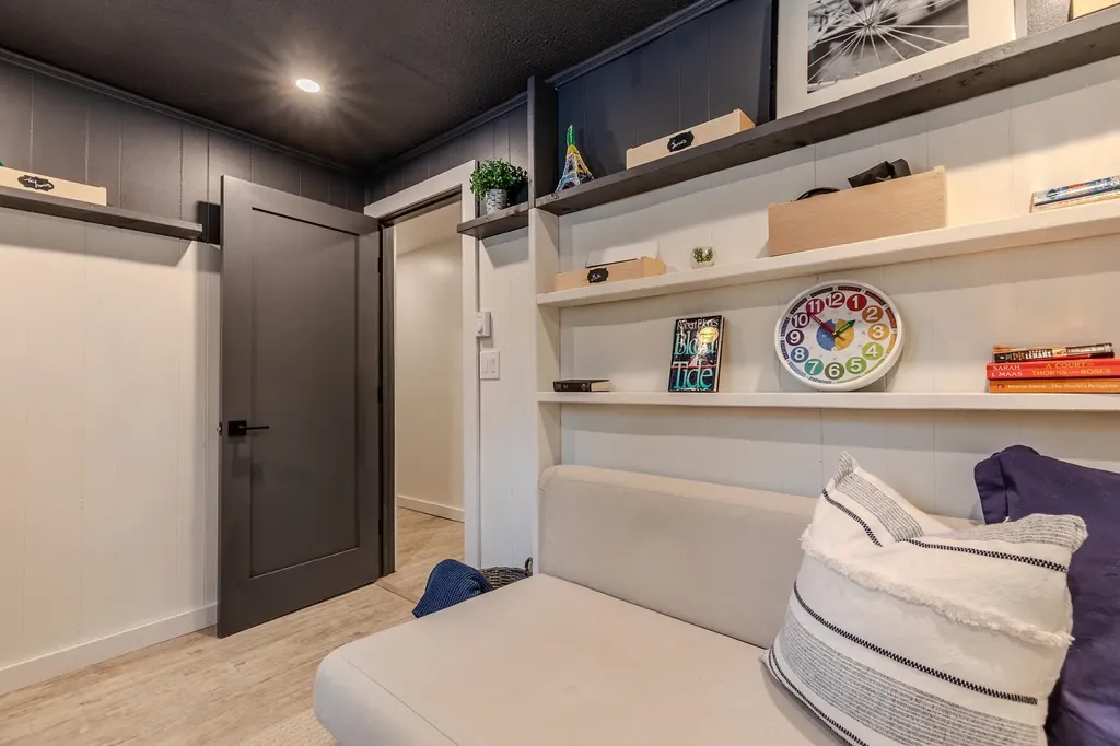 1161 Little Pond Road Londonderry VT 05148