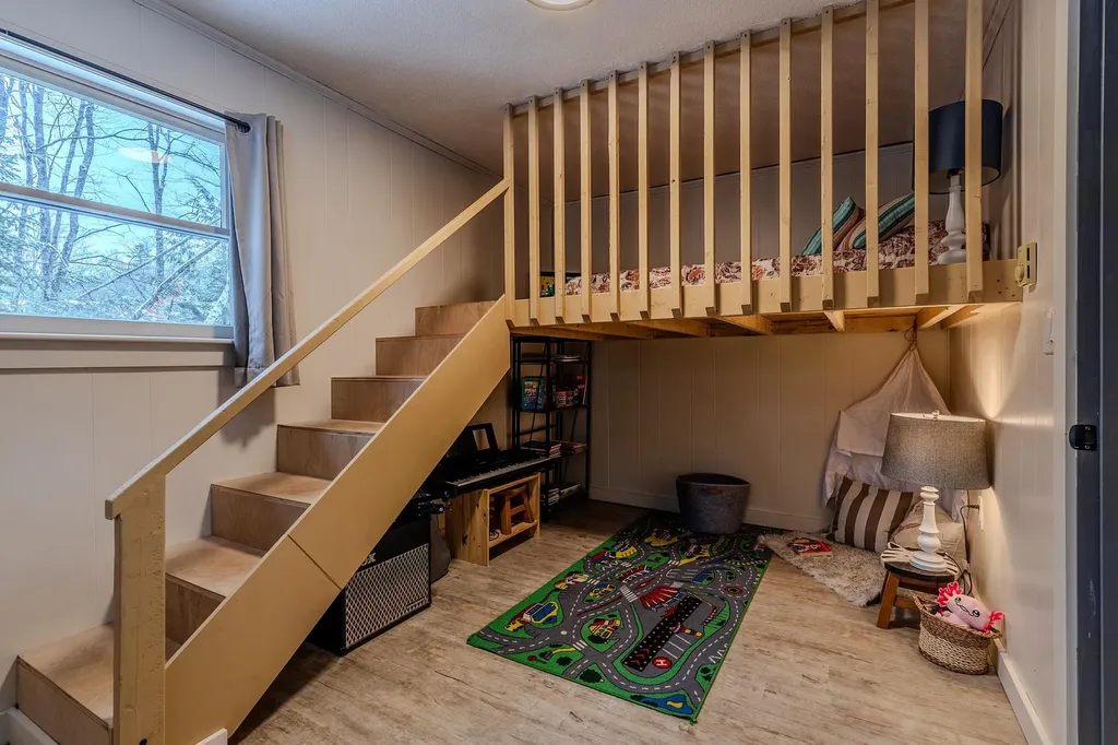 1161 Little Pond Road Londonderry VT 05148