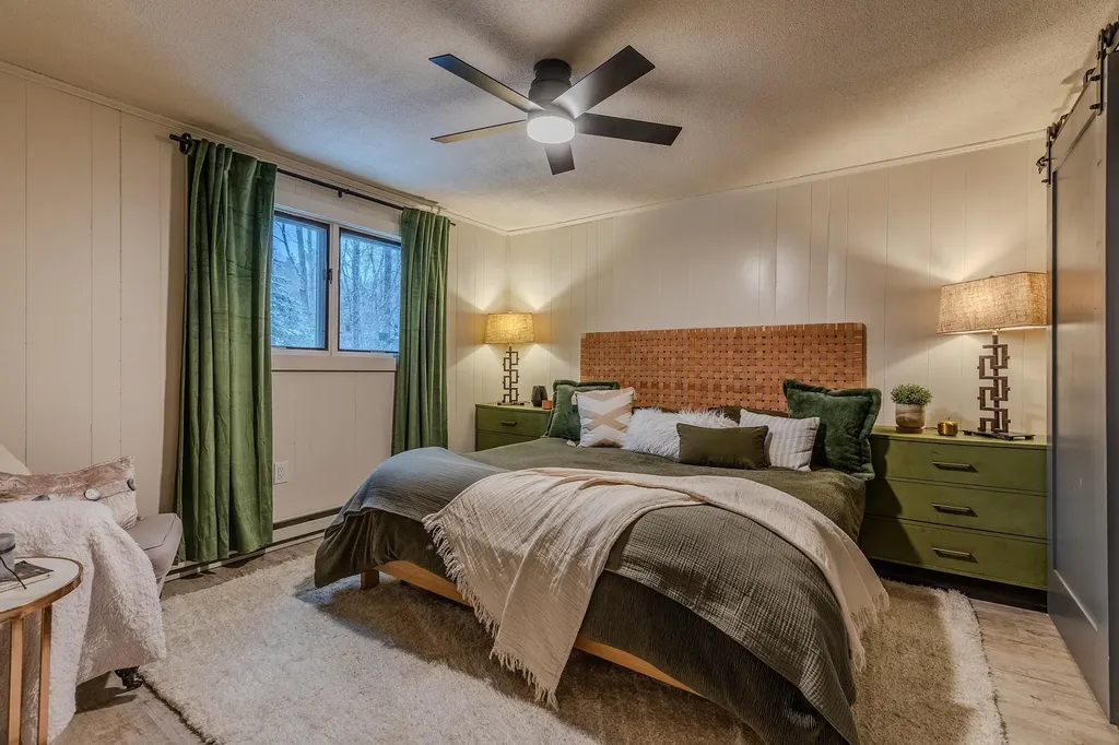 1161 Little Pond Road Londonderry VT 05148