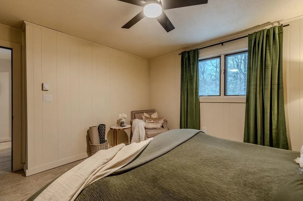 1161 Little Pond Road Londonderry VT 05148