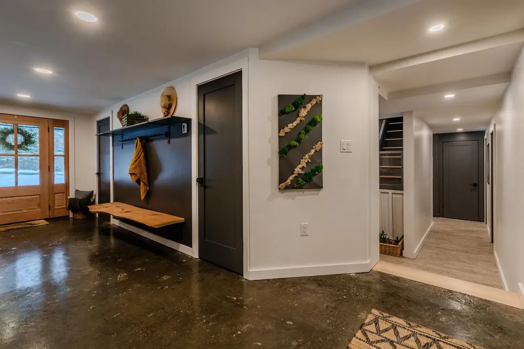 1161 Little Pond Road Londonderry VT 05148