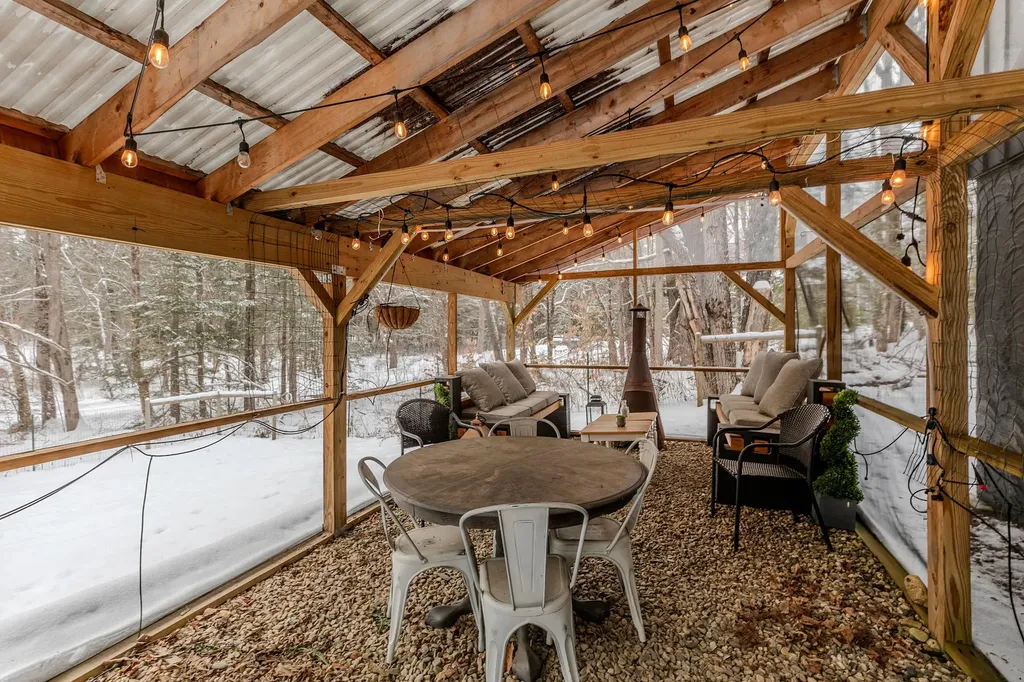 1161 Little Pond Road Londonderry VT 05148