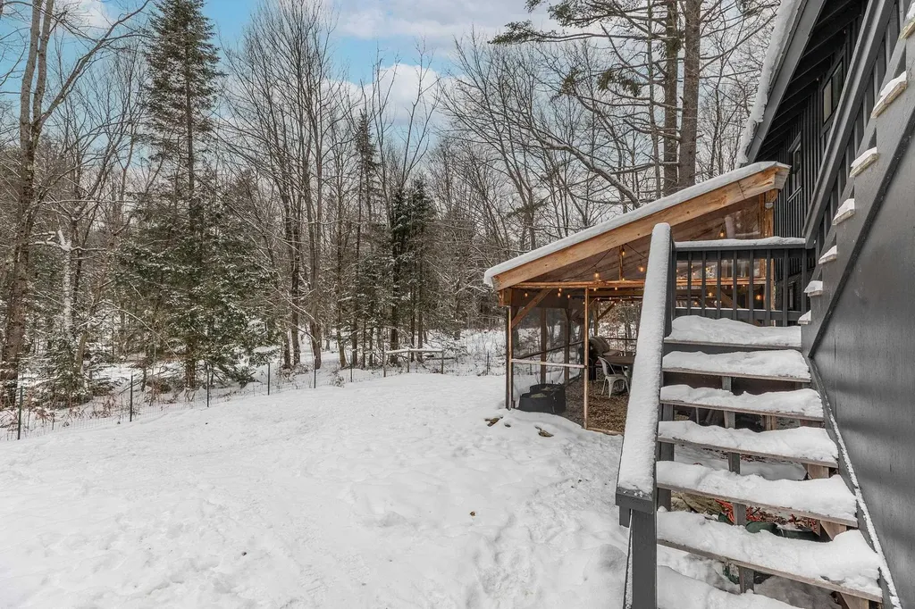 1161 Little Pond Road Londonderry VT 05148