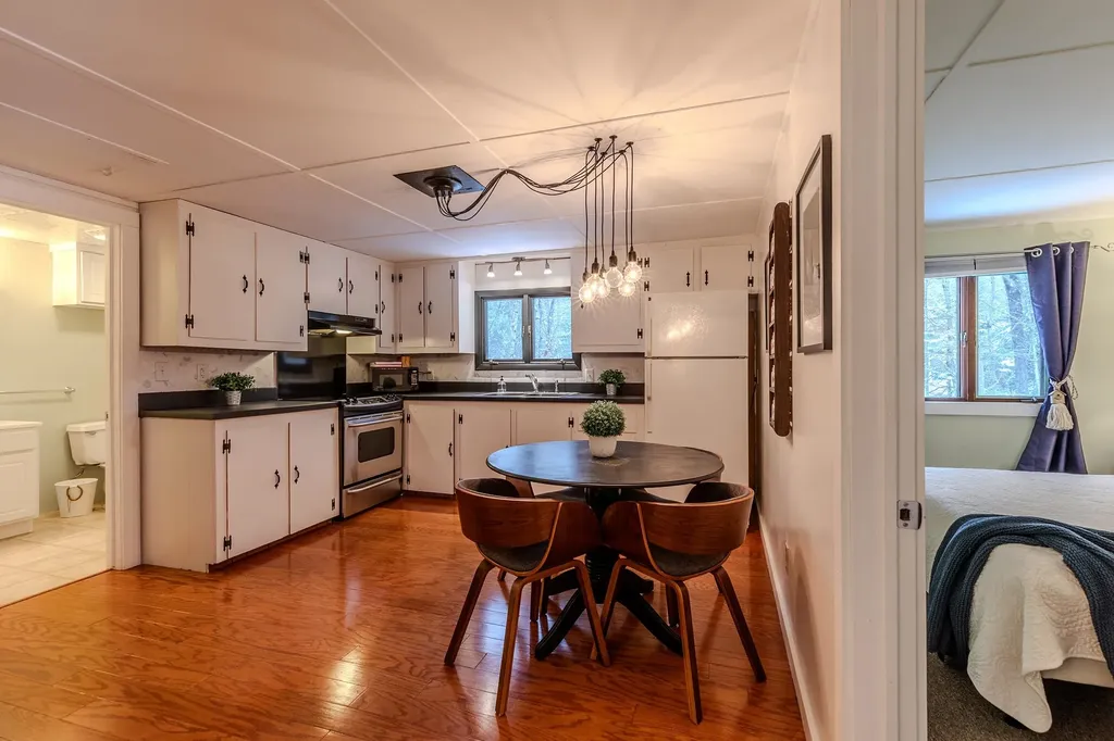 1161 Little Pond Road Londonderry VT 05148