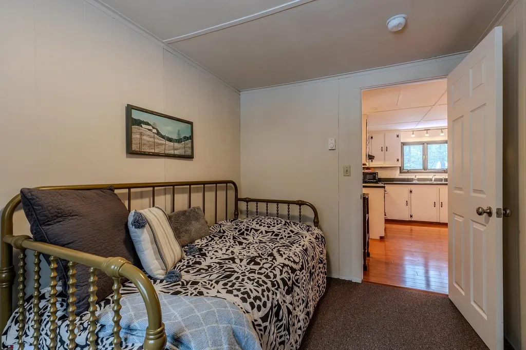 1161 Little Pond Road Londonderry VT 05148