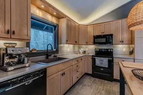 1161 Little Pond Road Londonderry VT 05148