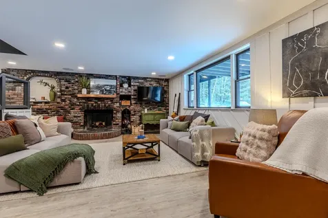 1161 Little Pond Road Londonderry VT 05148