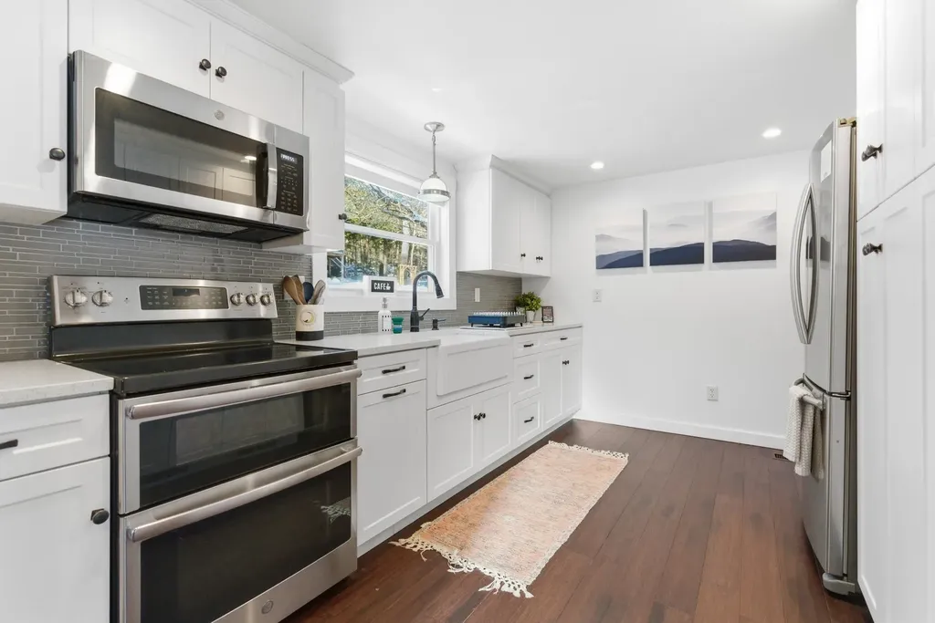 30 Gerald Drive Newbury NH 03255