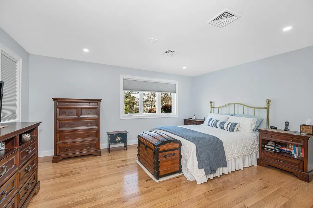 4 Heather Court Nashua NH 03062