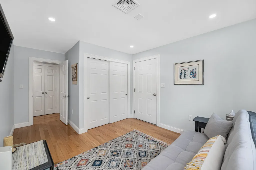 4 Heather Court Nashua NH 03062