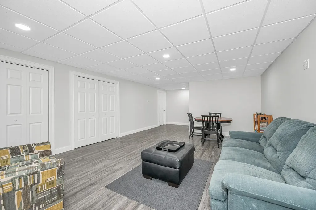 4 Heather Court Nashua NH 03062