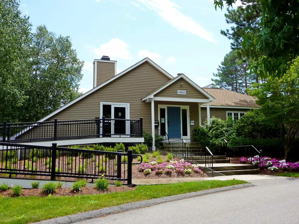 4 Heather Court Nashua NH 03062