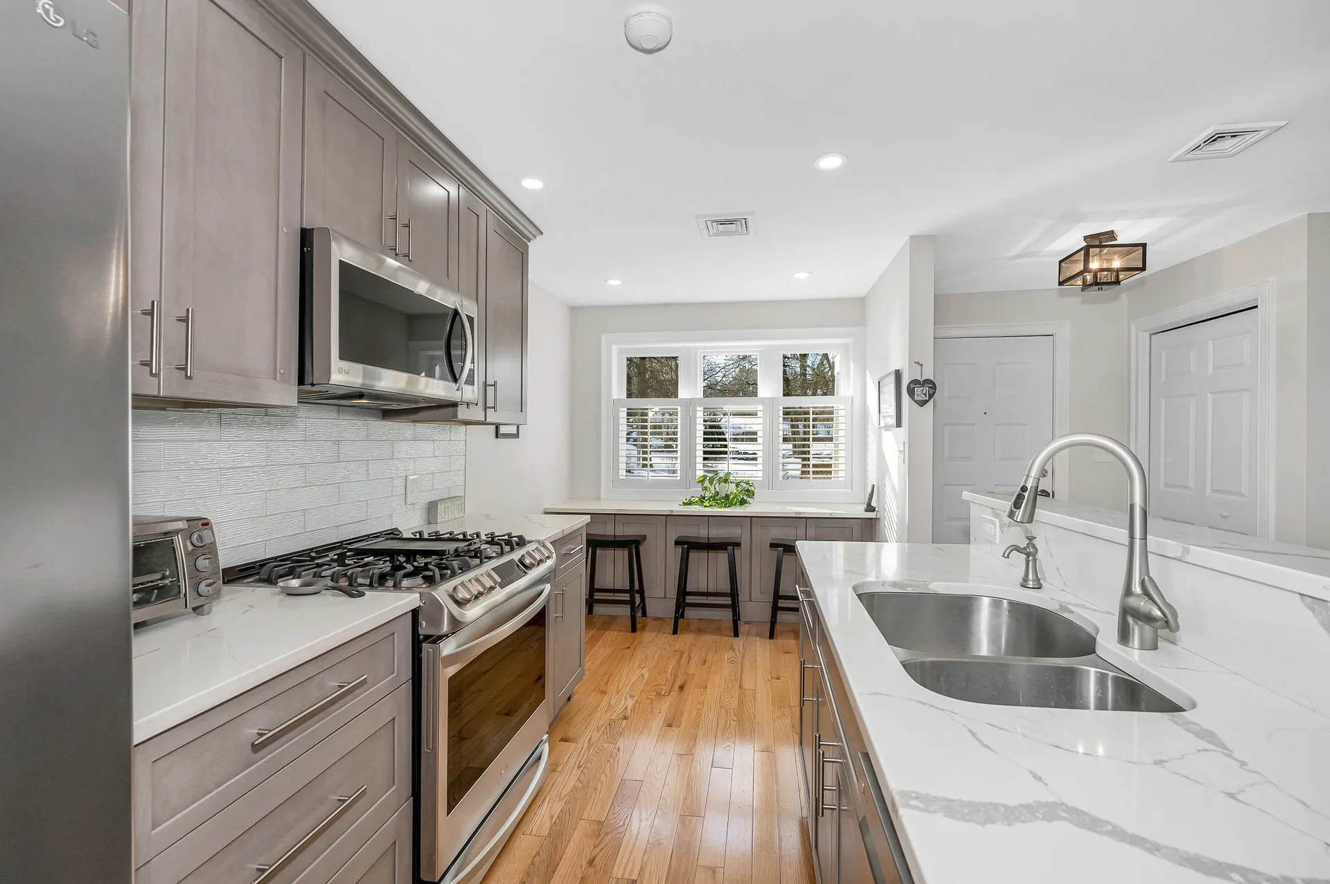 4 Heather Court Nashua NH 03062