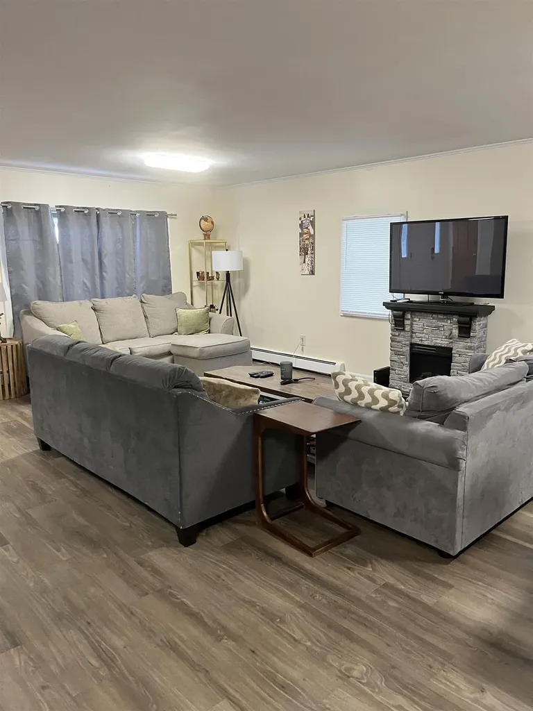 8 Charter Hill Drive Rutland City VT 05701