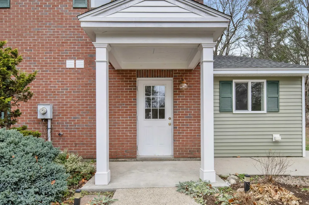 454 Calef Highway Lee NH 03861