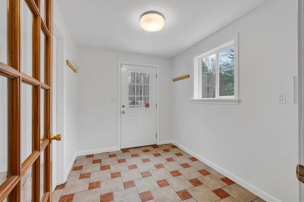 454 Calef Highway Lee NH 03861