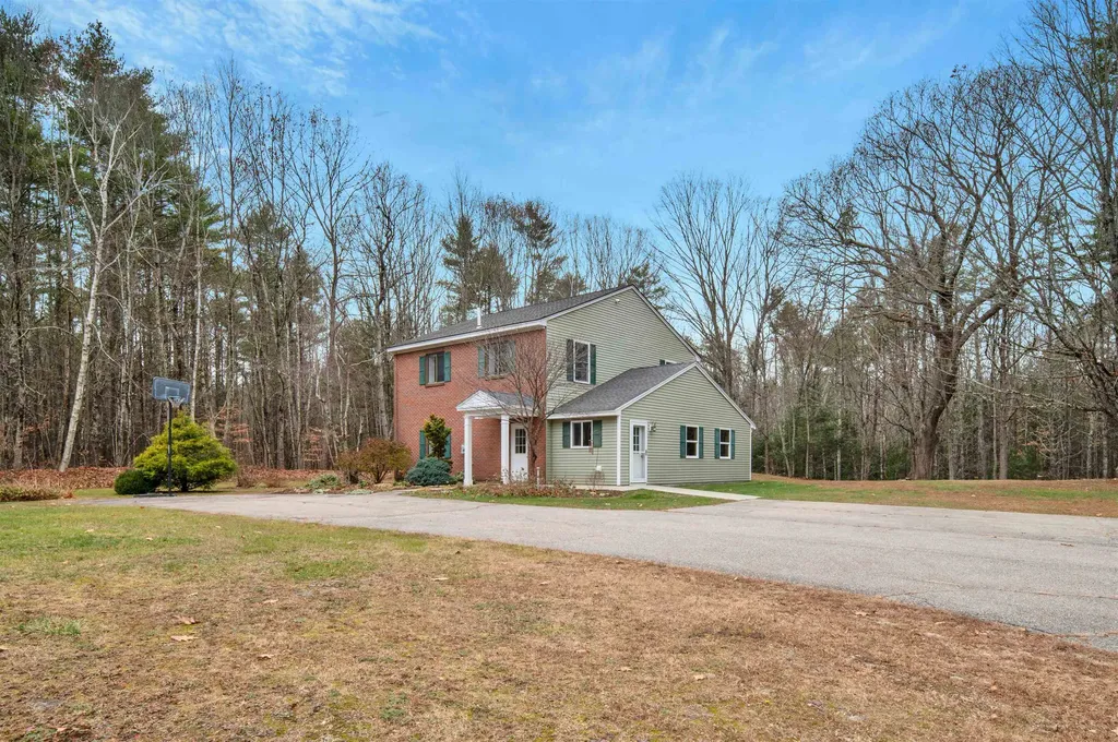 454 Calef Highway Lee NH 03861