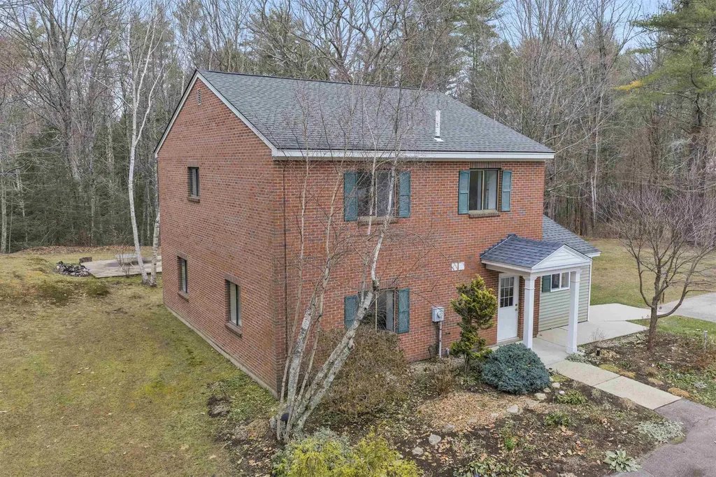 454 Calef Highway Lee NH 03861