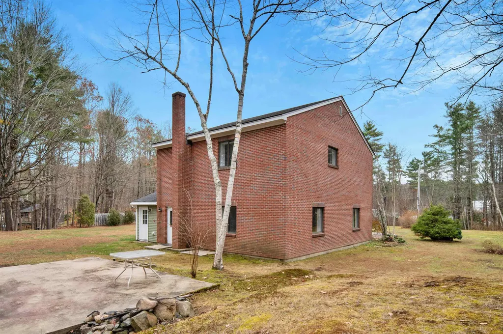 454 Calef Highway Lee NH 03861