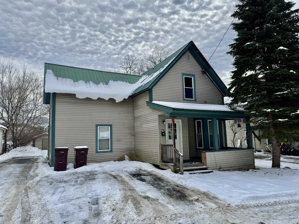 35 Spring Street Newport City VT 05855