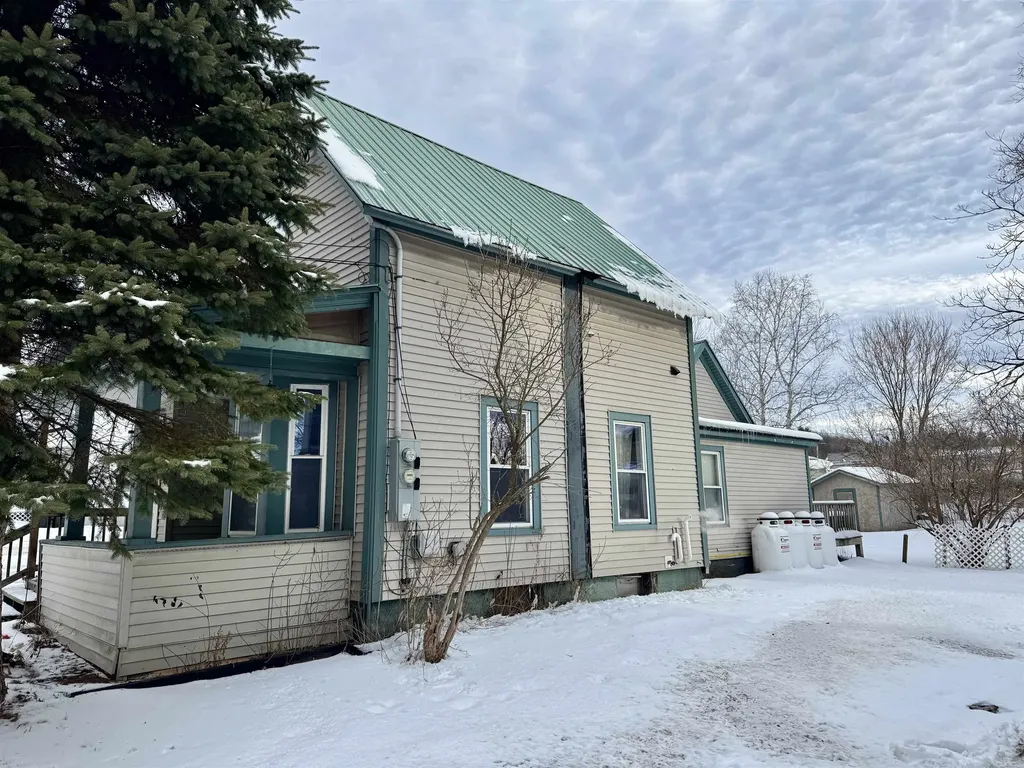 35 Spring Street Newport City VT 05855