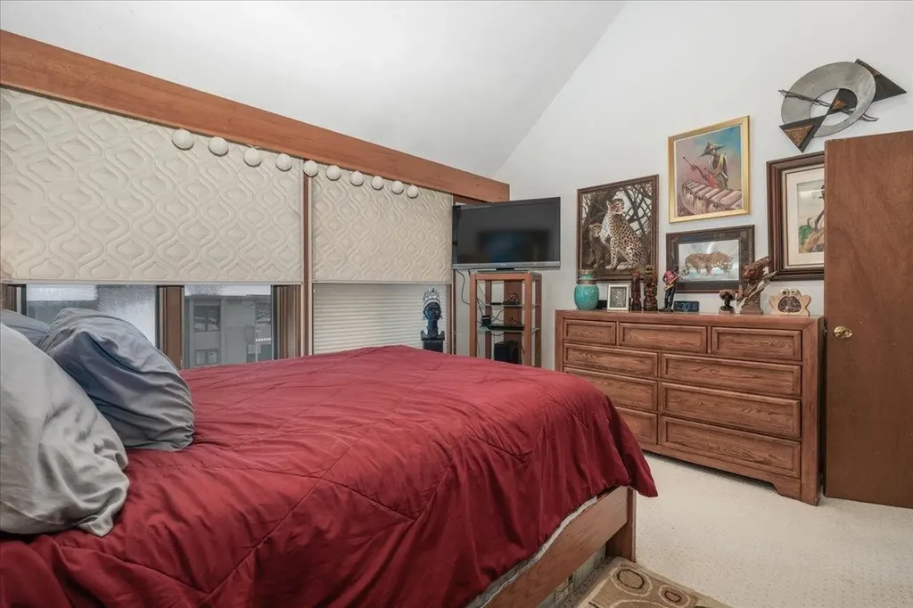 5 Tsienneto Road Derry NH 03038