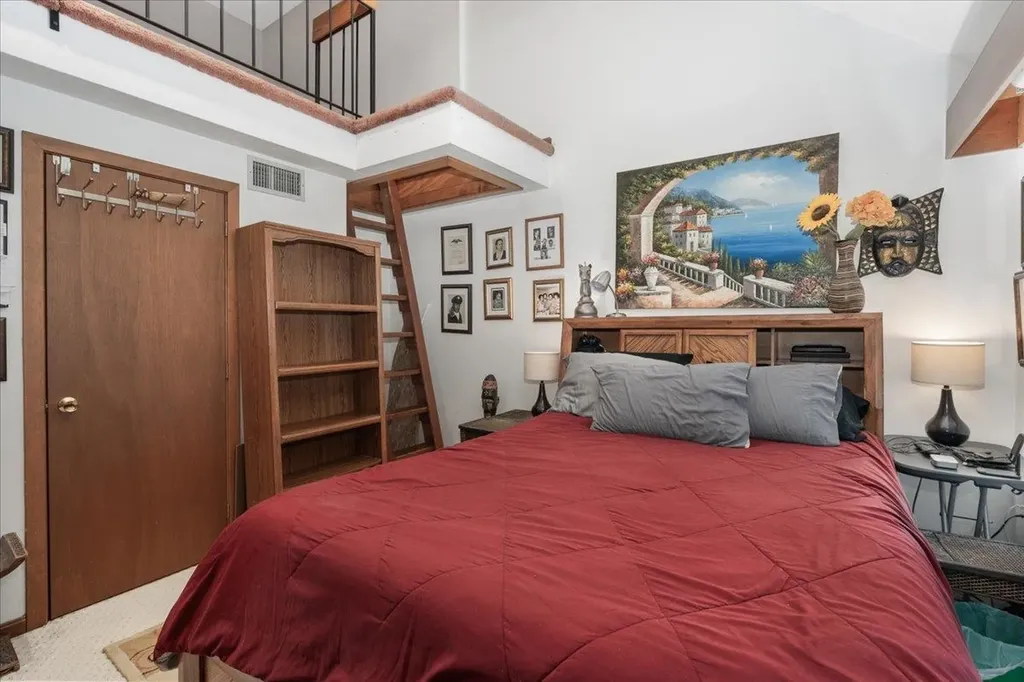 5 Tsienneto Road Derry NH 03038