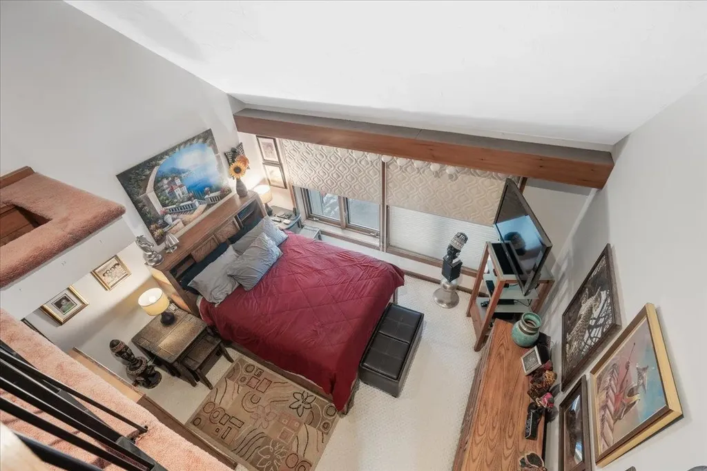 5 Tsienneto Road Derry NH 03038