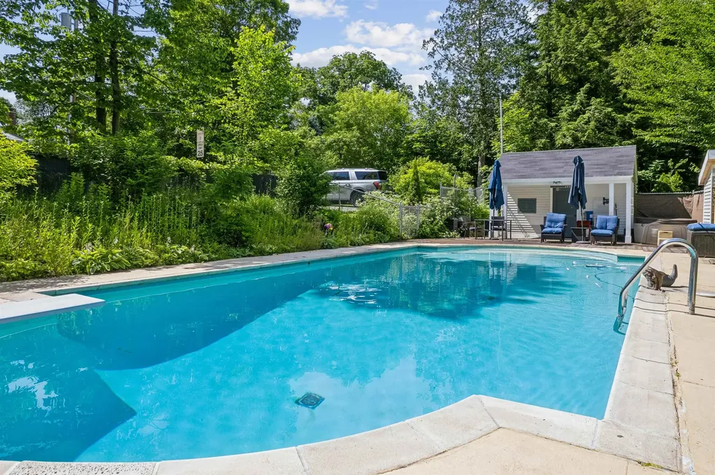 2 Hilton Field Lane Hanover NH 03755