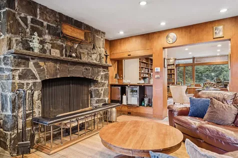 2 Hilton Field Lane Hanover NH 03755