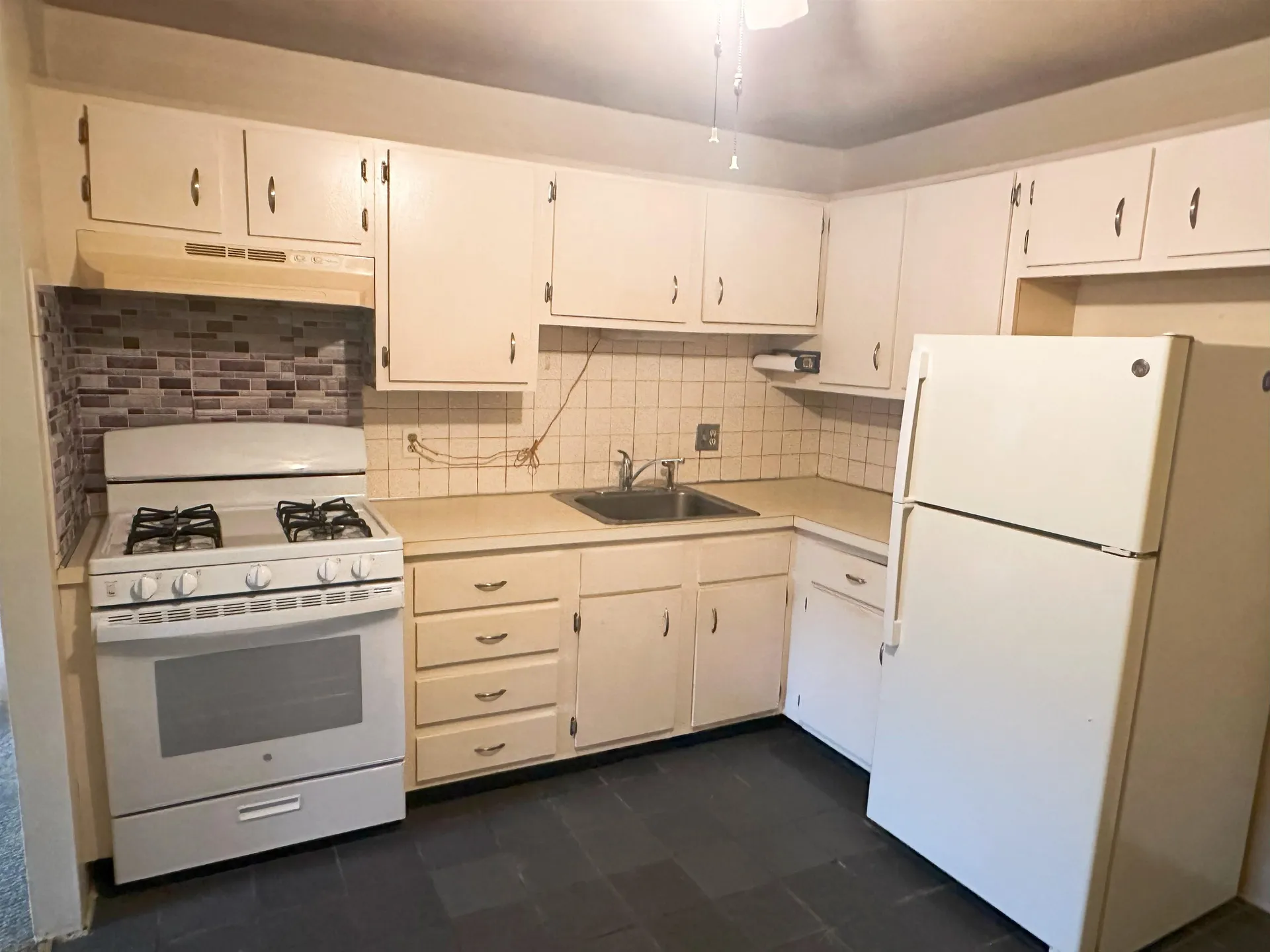 126 Mammoth Road Hooksett NH 03106