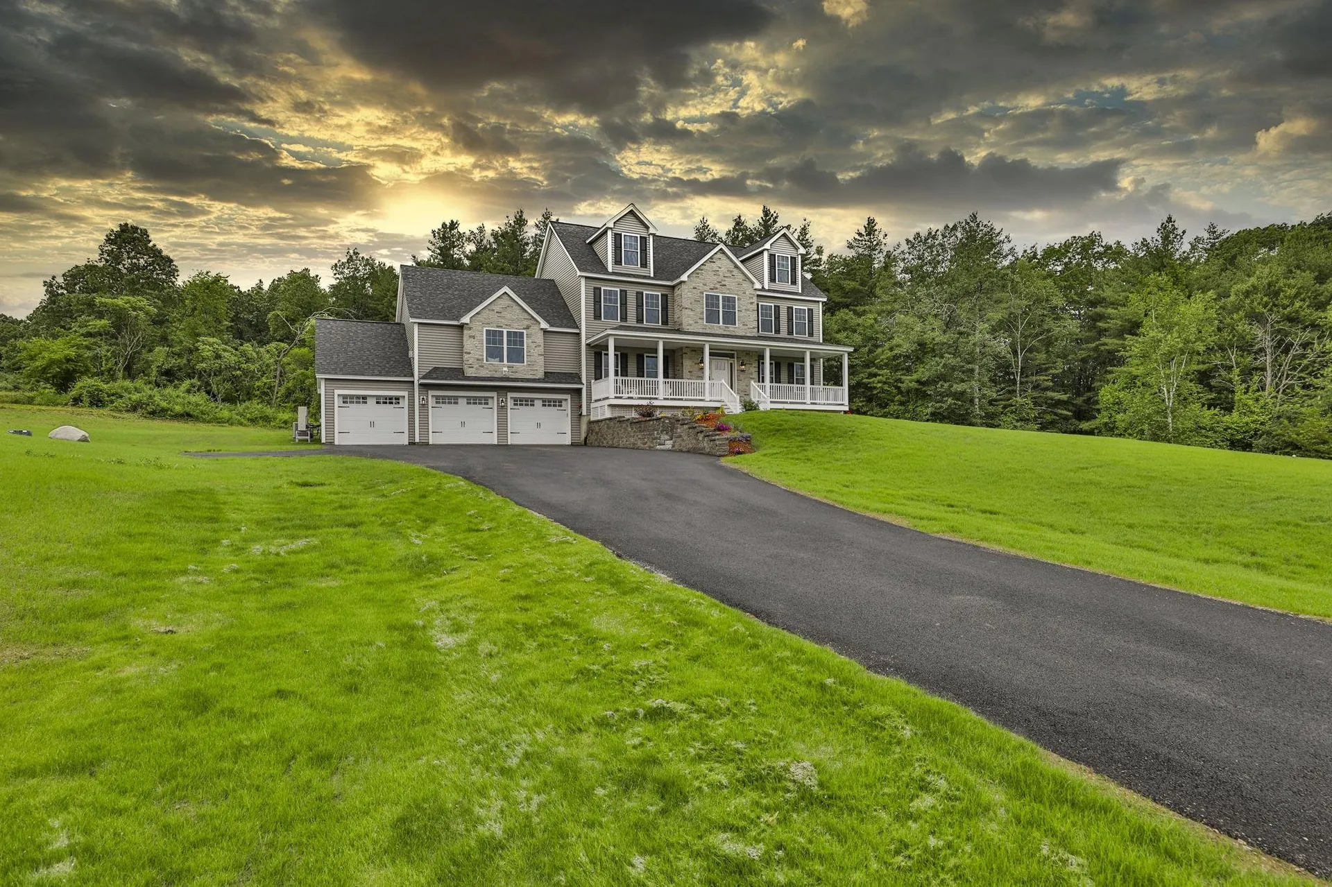 Brookline NH, 2 Warren's Way