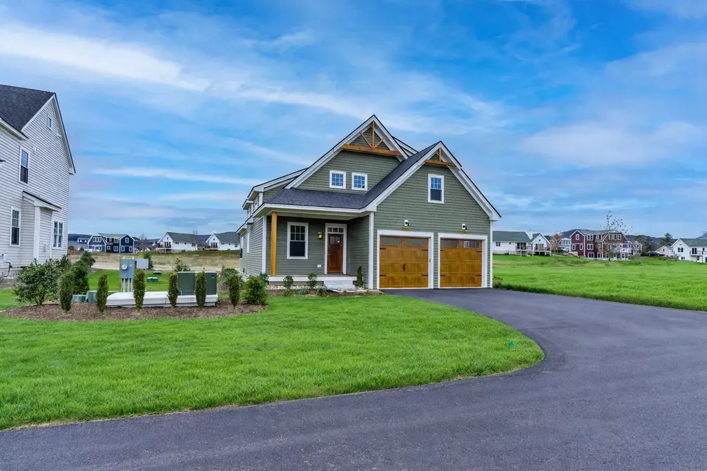 8 Benjamin Lane Thornton NH 03285