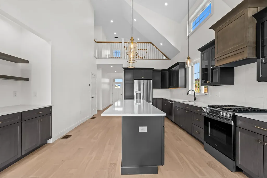 8 Benjamin Lane Thornton NH 03285