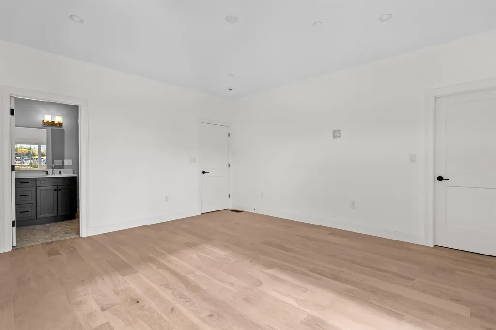 8 Benjamin Lane Thornton NH 03285