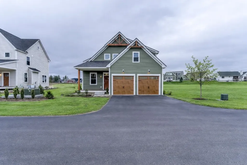 8 Benjamin Lane Thornton NH 03285