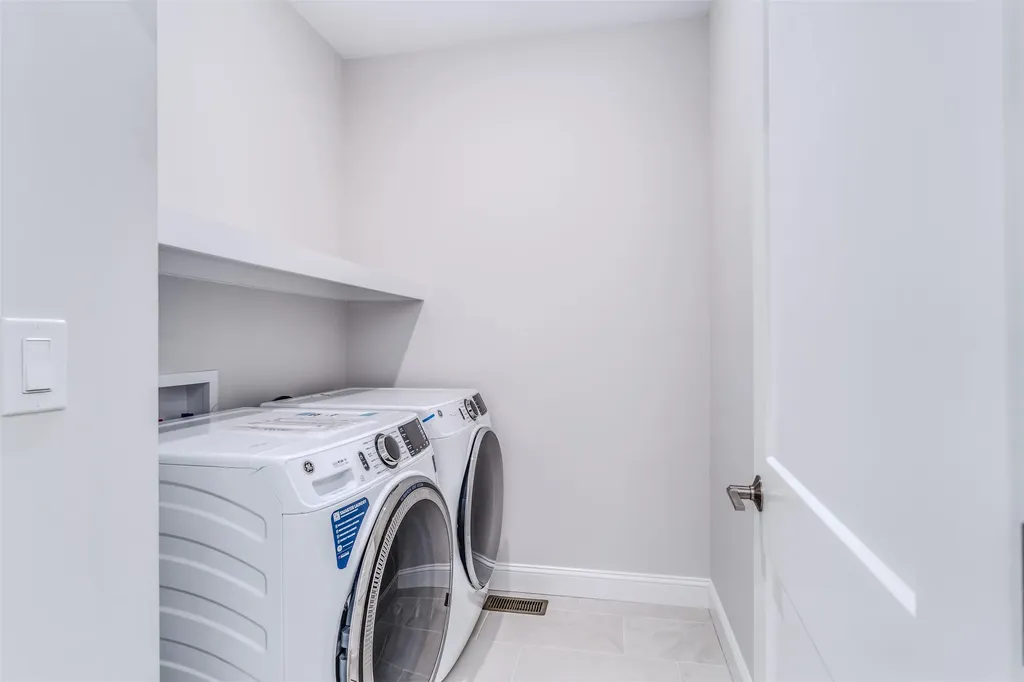 8 Benjamin Lane Thornton NH 03285