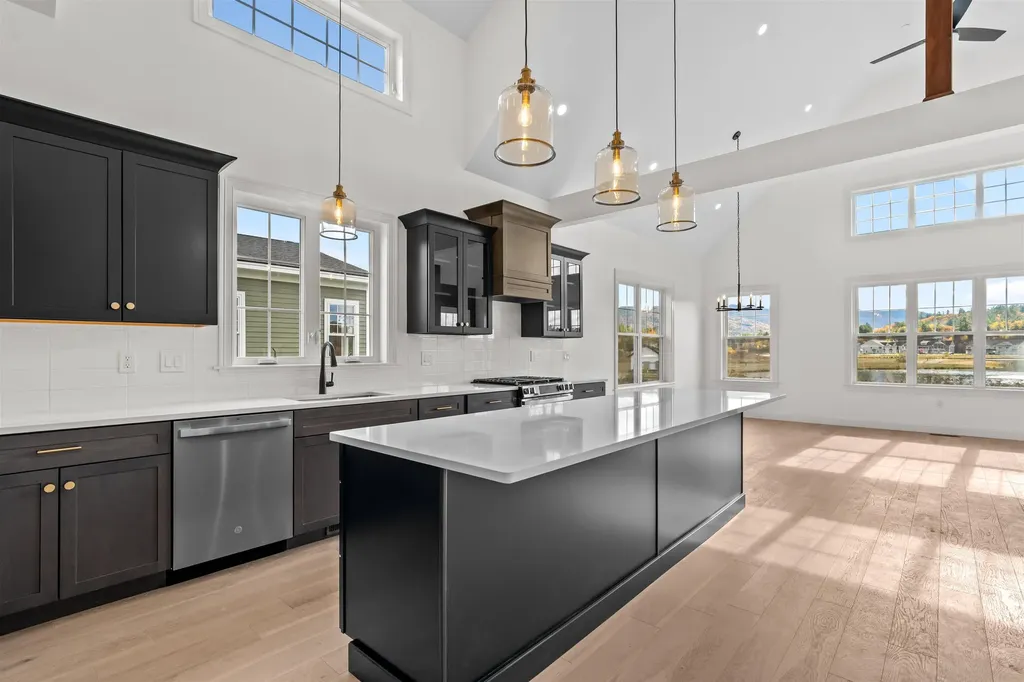 8 Benjamin Lane Thornton NH 03285