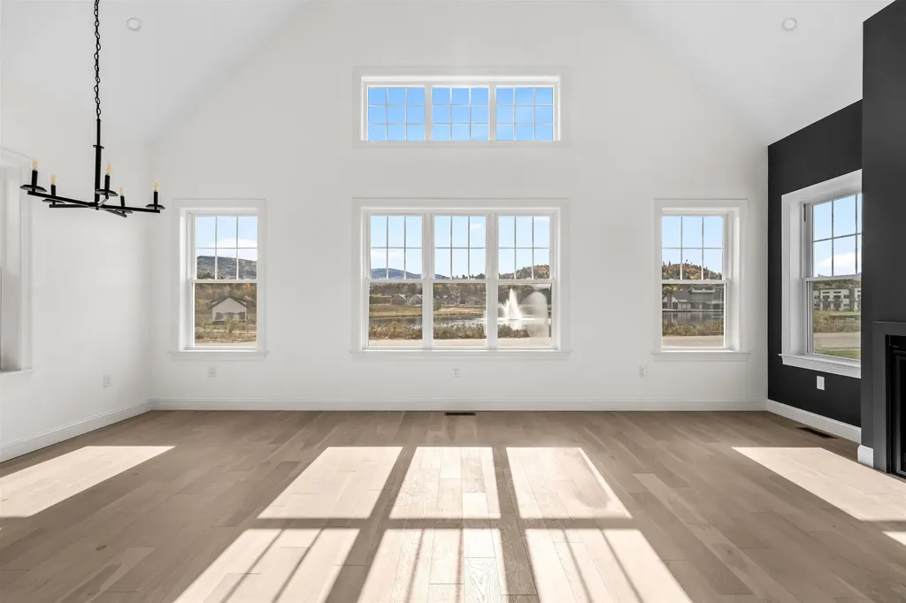 8 Benjamin Lane Thornton NH 03285