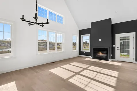 8 Benjamin Lane Thornton NH 03285