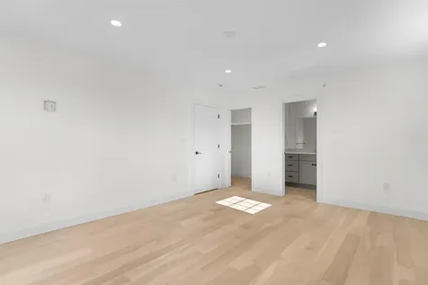 8 Benjamin Lane Thornton NH 03285