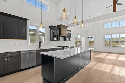 8 Benjamin Lane Thornton NH 03285